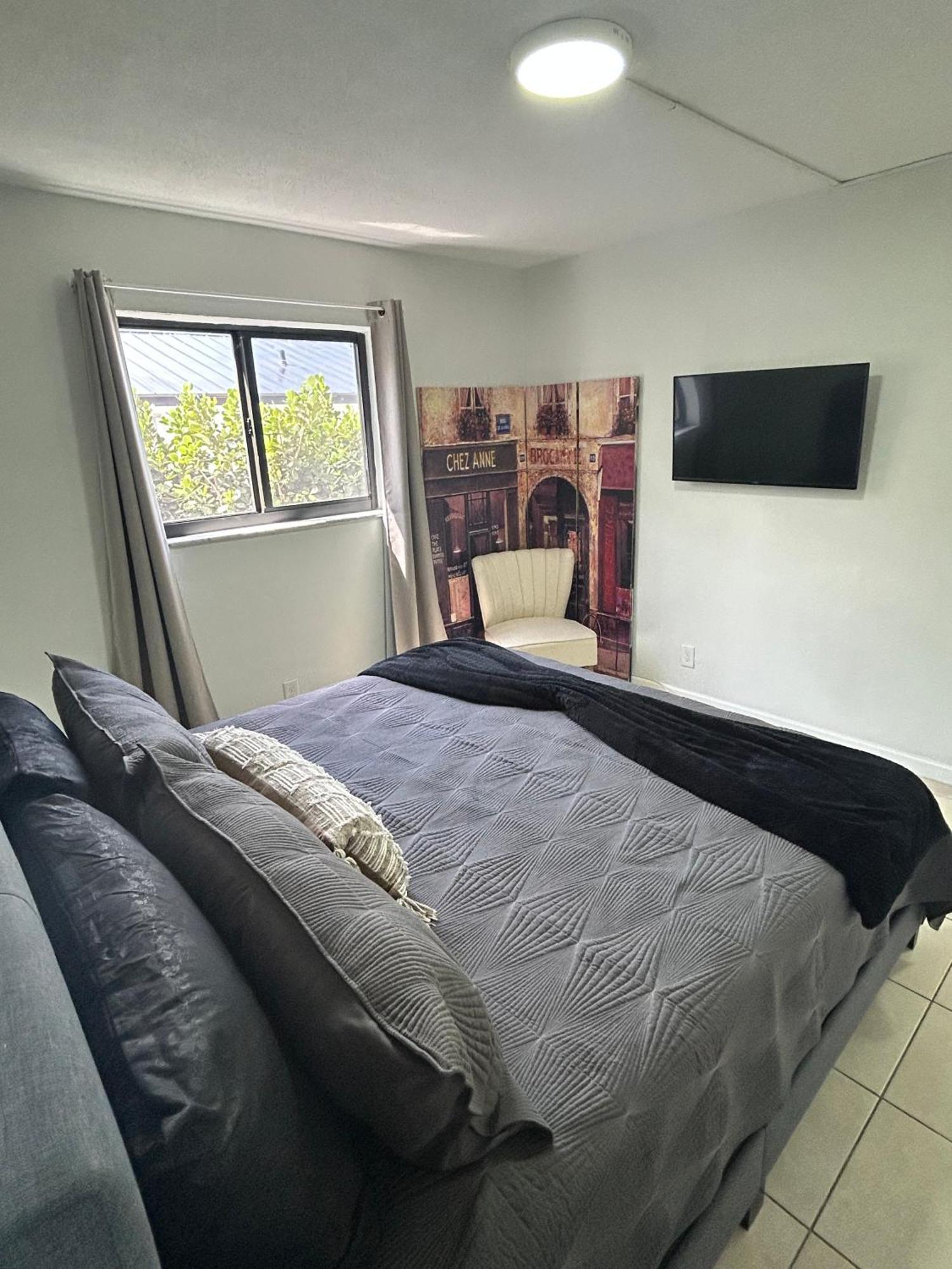 Apartment In Hollywood Close To Shops & Beach 110 エクステリア 写真
