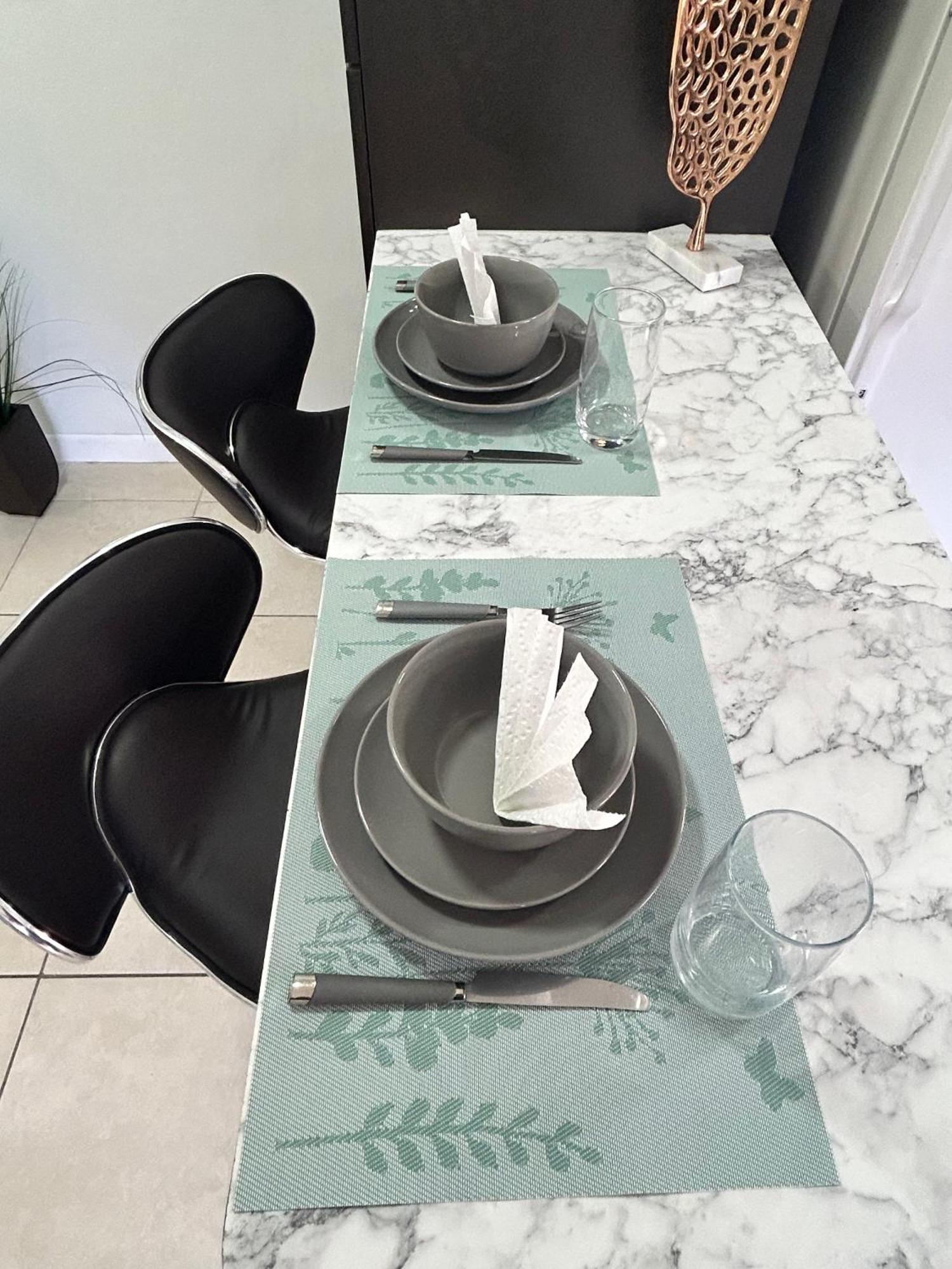 Apartment In Hollywood Close To Shops & Beach 110 エクステリア 写真