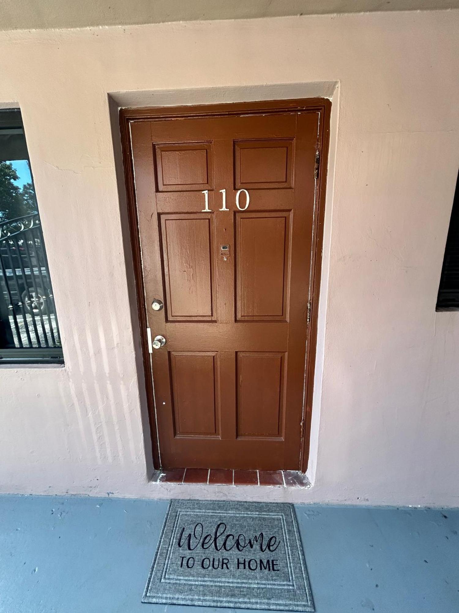 Apartment In Hollywood Close To Shops & Beach 110 エクステリア 写真